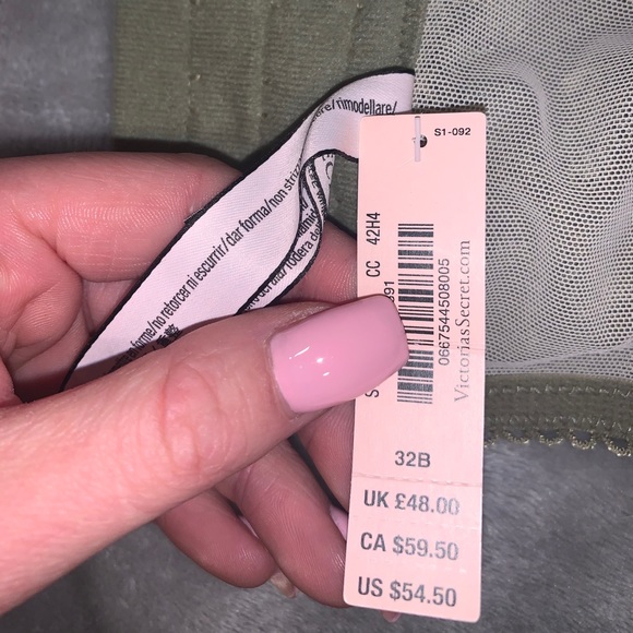 BRAND NEW VICTORIA SECRET LINGERIE TOP - Picture 4 of 4